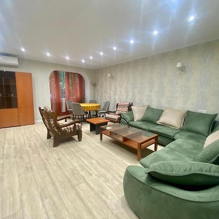 Spacious Dinamo Apartment Tiflis Exterior foto